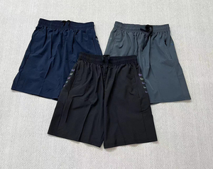 Completo Sportivo Estivo da Uomo ad Asciugatura Rapida, Impermeabile, con Cappuccio, T-Shirt a Maniche Corte e Pantaloncini, Set 2 Pezzi per Allenamento e Palestra - Product Image 6