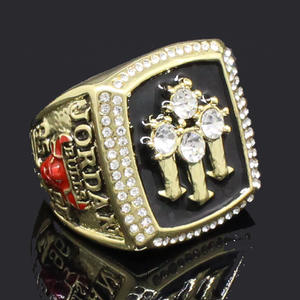 Bague unisexe plaquée or, incrustée de cristaux et de strass, collection <span class=keywords><strong>Chicago</strong></span> 1996 pour le championnat, style classique, alliage - Product Image 3
