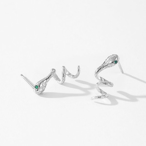 Boucles d'oreilles en argent sterling S925 avec zircon vert en forme de serpent, version cuivre personnalisable, inspiration naturelle - Cadeau créatif pour femmes - Product Image 4