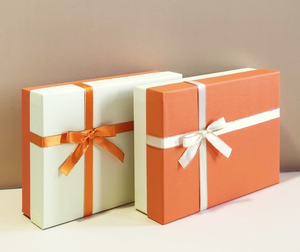 Kotak Hadiah Mewah Kustom dengan Tutup dari Karton Berlapis yang Menampilkan Laminasi Matt, Embossing, dan Stamping untuk Kotak Butik Hadiah. - Product Image 2