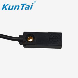 مفتاح استشعار قرب عالي الدقة صغير الحجم بتصميم مدمج وتصنيف IP67 ومسافة استشعار 3 مم للكشف عن المعادن المتعددة - Product Image 2