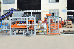 เครื่องทำบล็อกคอนกรีตอัตโนมัติไฮดรอลิก QT4-15 - เครื่องทำอิฐจากเถ้าลอยและสายการผลิตอิฐปูพื้นแบบประสาน - Product Image 3