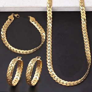 Parures de bijoux fantaisie personnalisées en acier inoxydable plaqué or 18 carats, collier chaîne cubaine plate et boucles d'oreilles pour mariage, fête, fiançailles - Product Image 1