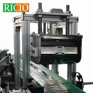 آلة وضع الملصقات الأوتوماتيكية العمودية ذاتية اللصق على الجانبين للأوعية المستديرة والمخروطية مع نظام تحديد المواقع وآلة وضع الملصقات على البراميل المفرغة من الهواء - Product Image 5