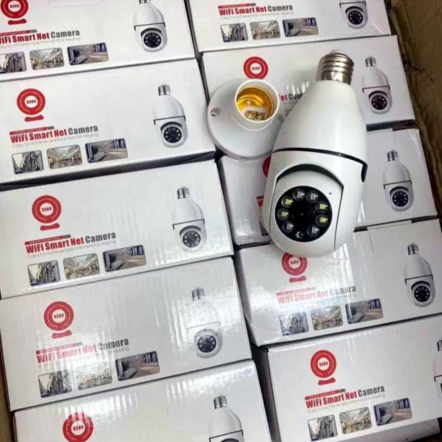 V380 PTZ Bulb Camera Intelligent Body Tracking 360-degree Rotating Voice Intelligent Network Wifi Bulb Camera