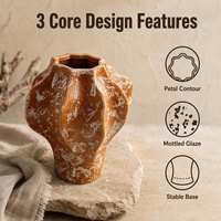 Vase en céramique artisanal émaillé marbré style rétro Wabi Sabi avec contour en forme de pétale, décoration de table console, accessoires de maison en stock, personnalisable