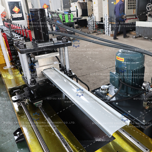 Machine <span class=keywords><strong>de</strong></span> formage à <span class=keywords><strong>froid</strong></span> <span class=keywords><strong>de</strong></span> volets roulants en acier inoxydable haute vitesse pour portes <span class=keywords><strong>de</strong></span> <span class=keywords><strong>garage</strong></span> - Product Image 2