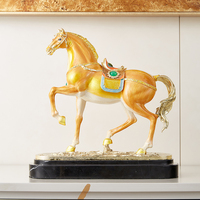 Décoration de bureau de statue de cheval d'or moderne de luxe de cadeau de la meilleure qualité de RORO, ornement élégant de bureau à la maison pour la décoration de conception intérieure