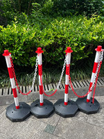 Poteau de signalisation amovible rouge et blanc en gros pour usine, barrière de circulation à maillons pour le stationnement, la sécurité routière et événementielle