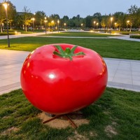 Aangepaste moderne buiten decoratie voor fruittuinen: levensgrote aardbeienstandbeelden, groentesculpturen, handgeschilderd model van hars.