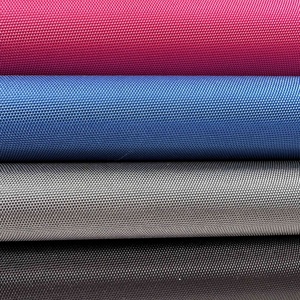 Fabricado en China, tejido liso barato, tela Oxford, tela de fábrica para hacer bolsos y maletas - Product Image 5