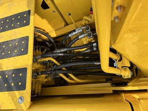Excavatrice Komatsu PC200 d'occasion, modèle 2022, avec composants essentiels fonctionnels : moteur, boîte de vitesses, pompe à engrenages, PLC, 100% opérationnelle - Product Image 6