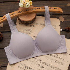 Soutien-gorge push-up sans fil ultra-fin de bonne qualité, nouvelle collection, petite taille, bonnets AB, lingerie pour femmes aux poitrines petites. - Product Image 1