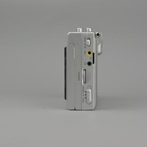 Reproductor de Casetes Walkman de Bajo Precio con Radio AM/FM, Grabadora Portátil y Conector para Auriculares - Product Image 6