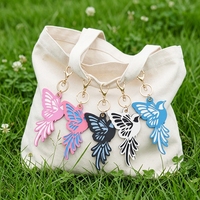 Breloque de sac à main en cuir PU tendance avec motif floral et ornement d'hirondelle, pendentif décoratif multi-usage, cadeau pour hommes et femmes