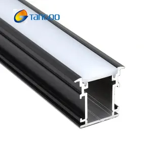 Canale in alluminio con profilo led step per rivestimento del bordo del pavimento