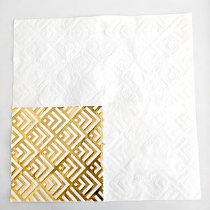Serviettes carrées à motifs damiers estampées or, serviettes carrées imprimées luxueuses et de luxe léger, parfaites pour les fêtes. - Product Image 3