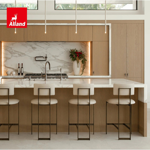 <span class=keywords><strong>Cuisine</strong></span> îlot Alland en placage de chêne blanc moderne avec <span class=keywords><strong>four</strong></span> encastré et cascade intégrée pour projet de villa sur mesure - Product Image 3