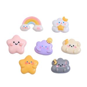 Breloques populaires en résine en forme de nuage souriant mignon avec perles, breloques en résine pour coques de téléphone, breloques en résine en gros, breloques de dessin animé en résine arc-en-ciel pour la décoration - Product Image 5
