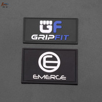 Étiquette en caoutchouc souple avec logo 3D personnalisé, logo en relief PVC pour vêtements/sacs