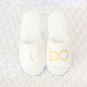 Pantuflas de Felpa Bordadas para Mujer, Creativas, para Novia, Damas de Honor, Accesorios para Fotos de Boda, Zapatos Románticos para Luna de Miel, para Bodas de Invierno - Product Image 3