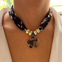 Vintage imprimé léopard corde chaîne foulard en soie collier coeur forme pendentif breloques noël pour les femmes