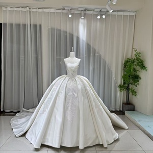 Vestido de novia de tul esponjoso con flores de camelia 3D y diseño de nube, sin tirantes, estilo etéreo, para novias de campo, Jancember, modelo Lsoy073 - Product Image 1