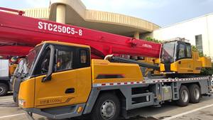 מחיר מפעל, עגורן משאית עוצמתי ויעיל 25 טון STC250C5-8, ציוד הרמה 6x4 LHD, גובה הרמה 51 מטר - Product Image 3
