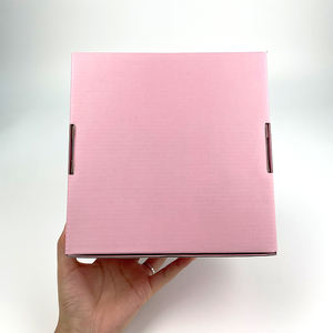 Scatole di spedizione ondulate rosa chiaro con motivo a righe e stampa del Logo in lamina d'oro - Product Image 6