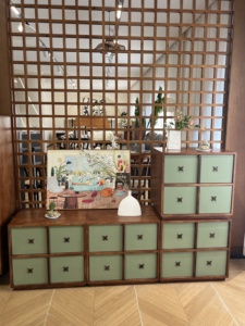 Gabinete Carmen de Estilo Moderno de Mediados de Siglo, Gabinete de Almacenamiento Lateral de Madera Sólida para Muebles del Hogar, Diseño Retro - Product Image 2