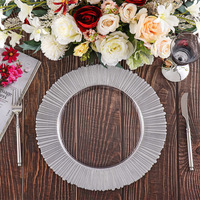 Offre Spéciale Assiettes de présentation en verre transparent de luxe de 13 pouces avec bords dorés pour la vaisselle d'événement de mariage pour les restaurants