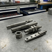 Pièces automobiles usinées CNC sur mesure, accessoires moto, étrier de frein, support moteur, composant de châssis, bride d'échappement, cadre de drone