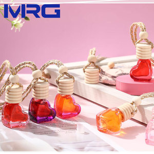 Botella de Perfume colgante en forma de corazón de 6ml, difusor de aceite esencial para coche, tapa de madera, botella de fragancia recargable, botellas de vidrio - Product Image 1