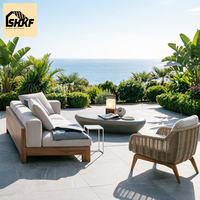 Ensemble de canapés modulaires en teck moderne, fauteuil en corde tressée, table basse Pebble, combinaison extérieure pour villa, cour, patio, hôtel