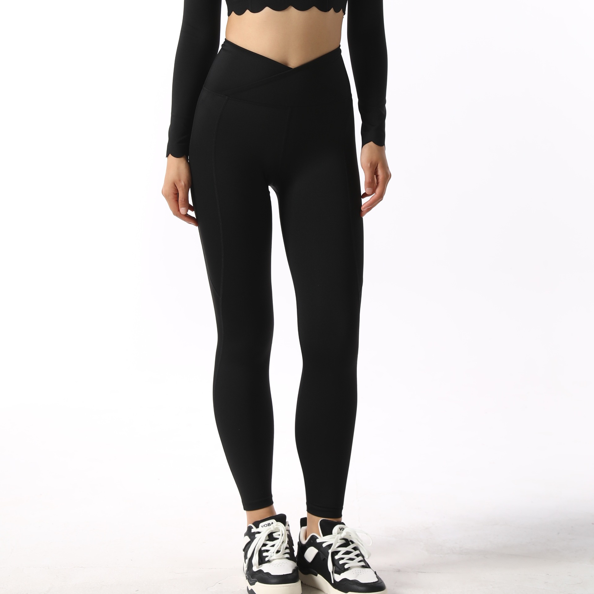 Pantalon noir taille en V
