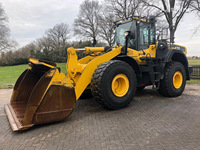 WA470 Diesel Wheel Loader 204KW 4.2m3 Bucket 19800kg Kuning Front Loader Alat Berat Pemindah Tanah