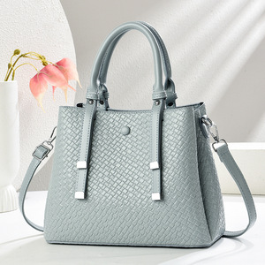 Bolso Tote Clásico para Mujer con Patrón de Cocodrilo, Correa Extraíble y Cierre de Botón en Cuero de Microfibra Beige - Product Image 5