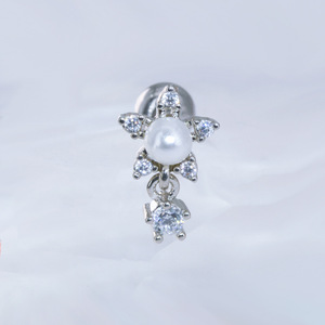 YW Venta al por Mayor, Pendientes de Cartílago de Acero Inoxidable con Baño de Oro de 14K y Zirconia, Diseño de Estrella Plana, para Tragus y Hélix, Regalo para Niños - Product Image 6