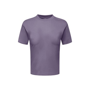 Camiseta de mujer de algodón de fibra larga estilo americano con cuello redondo, informal, deportiva, de manga corta, con logo y efecto adelgazante en el hombro. - Product Image 6