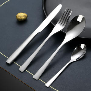 ชุดช้อนส้อมสแตนเลสทรงสี่เหลี่ยม ทนทาน สไตล์ตะวันตก สำหรับงานเลี้ยง ใช้สำหรับผู้ใหญ่ - Product Image 1