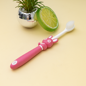 Brosse à dents à poils doux en forme de tête de lapin ou d'ours, avec poignée confortable, pour l'hygiène buccale des enfants à domicile, marque privée - Product Image 1