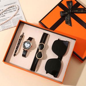 ชุดของขวัญแฟชั่นสำหรับผู้หญิง ซิลเวอร์บ็อกซ์ ไลท์ ลักชัวรี่ อีโค่เฟรนด์ลี่ ผลิตจากโลหะชุบ เหมาะสำหรับเทศกาลฉลองวันแห่งความรัก วันคริสต์มาส และวันวาเลนไทน์ - Product Image 5