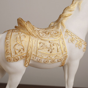 Figurine de cheval au galop en résine, en forme de selle, décoration artistique pour la maison, idéale pour déménager dans une nouvelle maison - Product Image 1