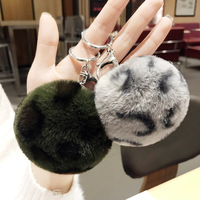 Porte-clés en forme de cœur avec pompon léopard, porte-clés mignon en forme de cœur, motif léopard moelleux, pompon en peluche, boule de fourrure moelleuse, porte-clés en forme de boule
