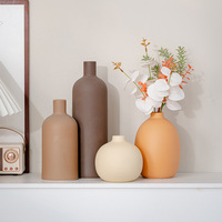 Ensemble de vases en céramique brune mate faits à la main ARM LVG, style minimaliste, vases à fleurs abstraits irréguliers modernes, décoration d'intérieur, récipient floral