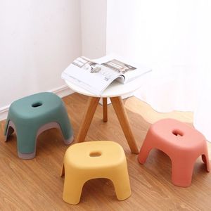 Nouveauté 2025, chaises en plastique bon marché, portables, pour la maison, l'extérieur, les fêtes d'enfants, design moderne, chaises empilables en plastique PP - Product Image 2
