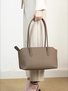 Vente en gros 2025 été nouveau style tendance polyvalent paresseux style français léger <span class=keywords><strong>luxe</strong></span> haut <span class=keywords><strong>de</strong></span> gamme robuste creux en cuir sac à main - Product Image 2