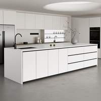Table de bar en pierre frittée, évier de cuisine ouvert, îlot de cuisine moderne et minimaliste, dalle de pierre artificielle, bord cascade en marbre