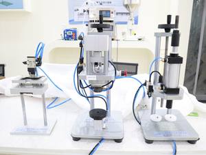 Yeto semi-automatique Table Top En Acier Inoxydable Flacon Pulvérisation Parfum Outil De Sertissage Machine Capping Crimper Métal Capper Fermeture - Product Image 2