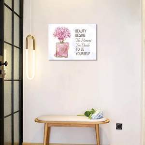Quadro da Parete con Bottiglia Dorata e Fiori Rosa, Stampa su Tela, Stile Moderno, Parole Ispirazionali, Decorazione Kratos per Bagno - Product Image 2